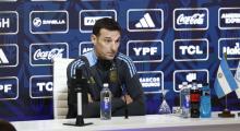 Scaloni: "Messi vino a jugar lesionado, en contra de la decisión de su club"